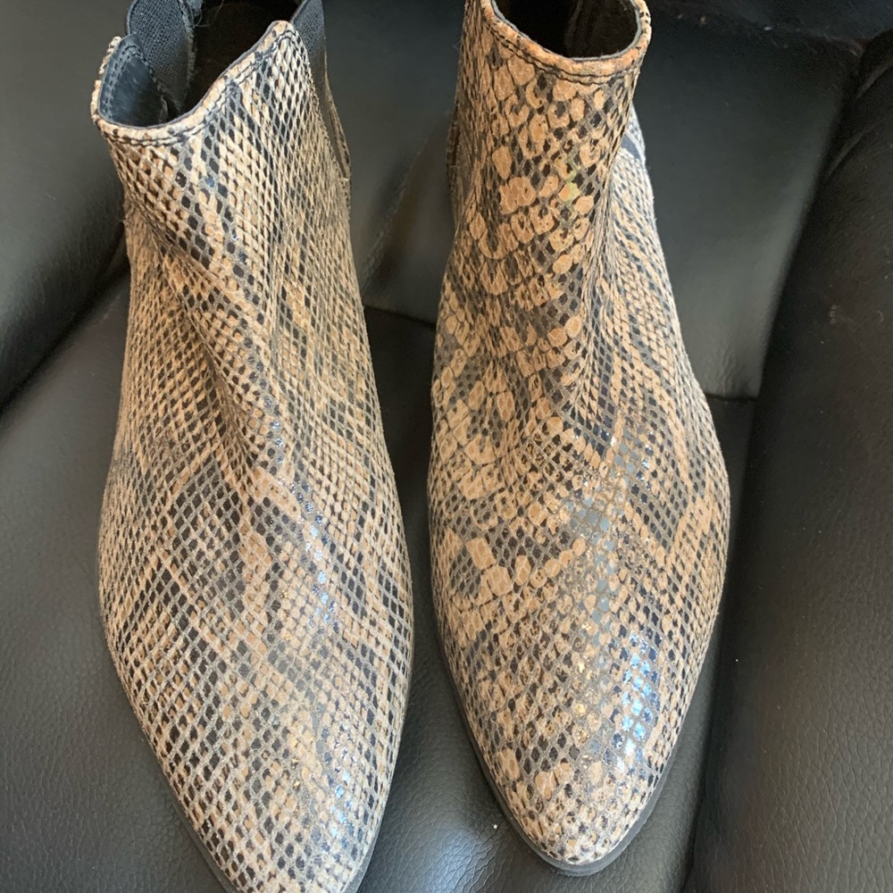 Ankle booties